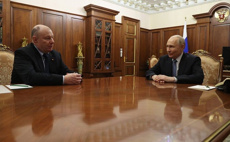 Владимир Путин поддерживает постоянный диалог со стратегическими предприятиями страны Владимир Путин поддерживает постоянный диалог со стратегическими предприятиями страны