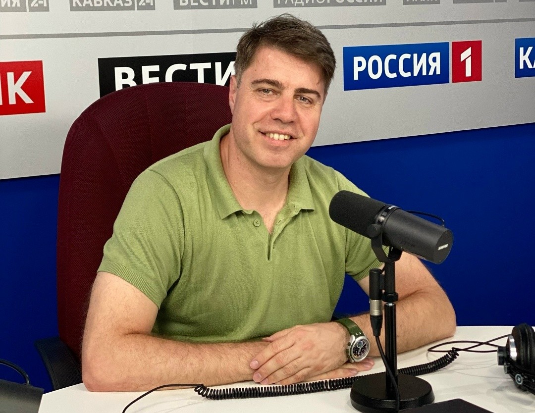 «Светская жизнь»: сложности синхронного перевода «Светская жизнь»: сложности синхронного перевода